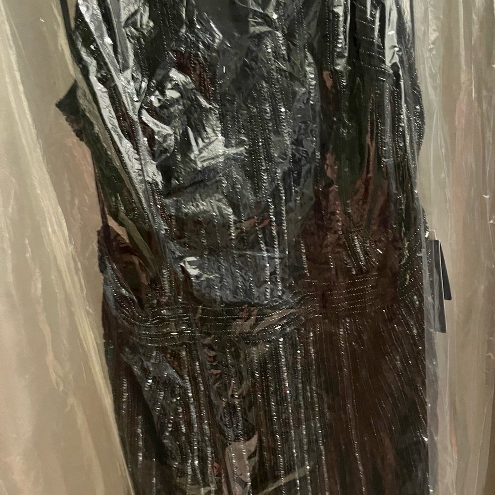 NWT Adrianna Papell Beaded Black Gown Size 16 - Picture 6 of 7